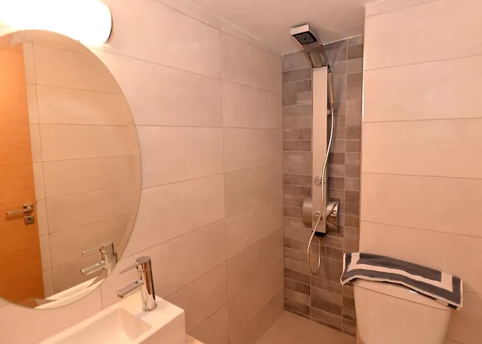 Island Dreams & Rhodes City