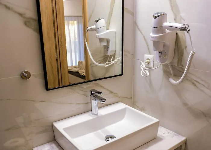 Island Dreams Rooms & Suites